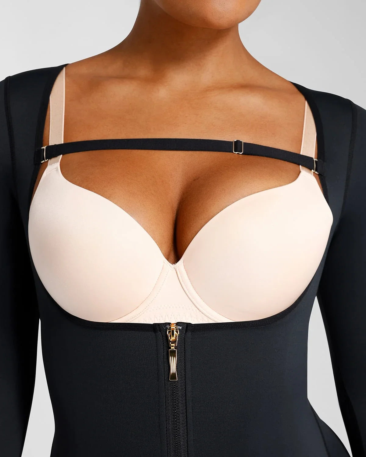 LiftLuxe AeroSlim Body z odkrytym biustem — TitanFlex™