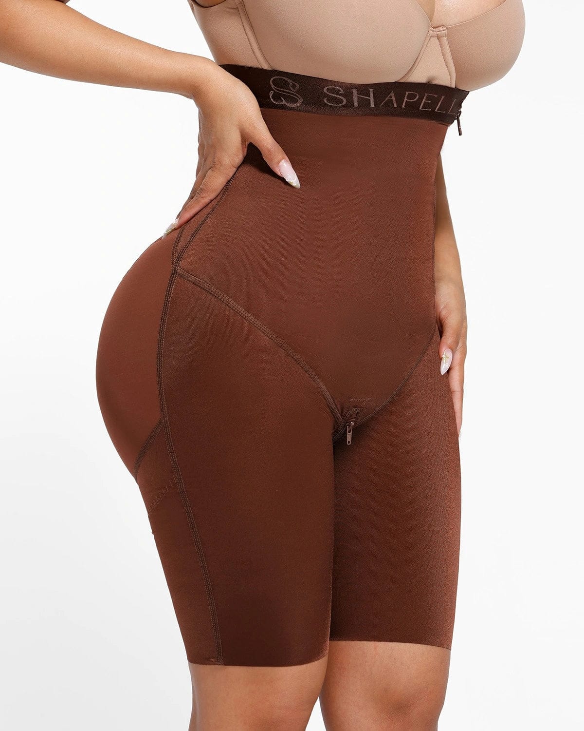 LiftLuxe SilkLift High-Waist-Shorts mit Po-Lifting-Effekt — TitanFlex™