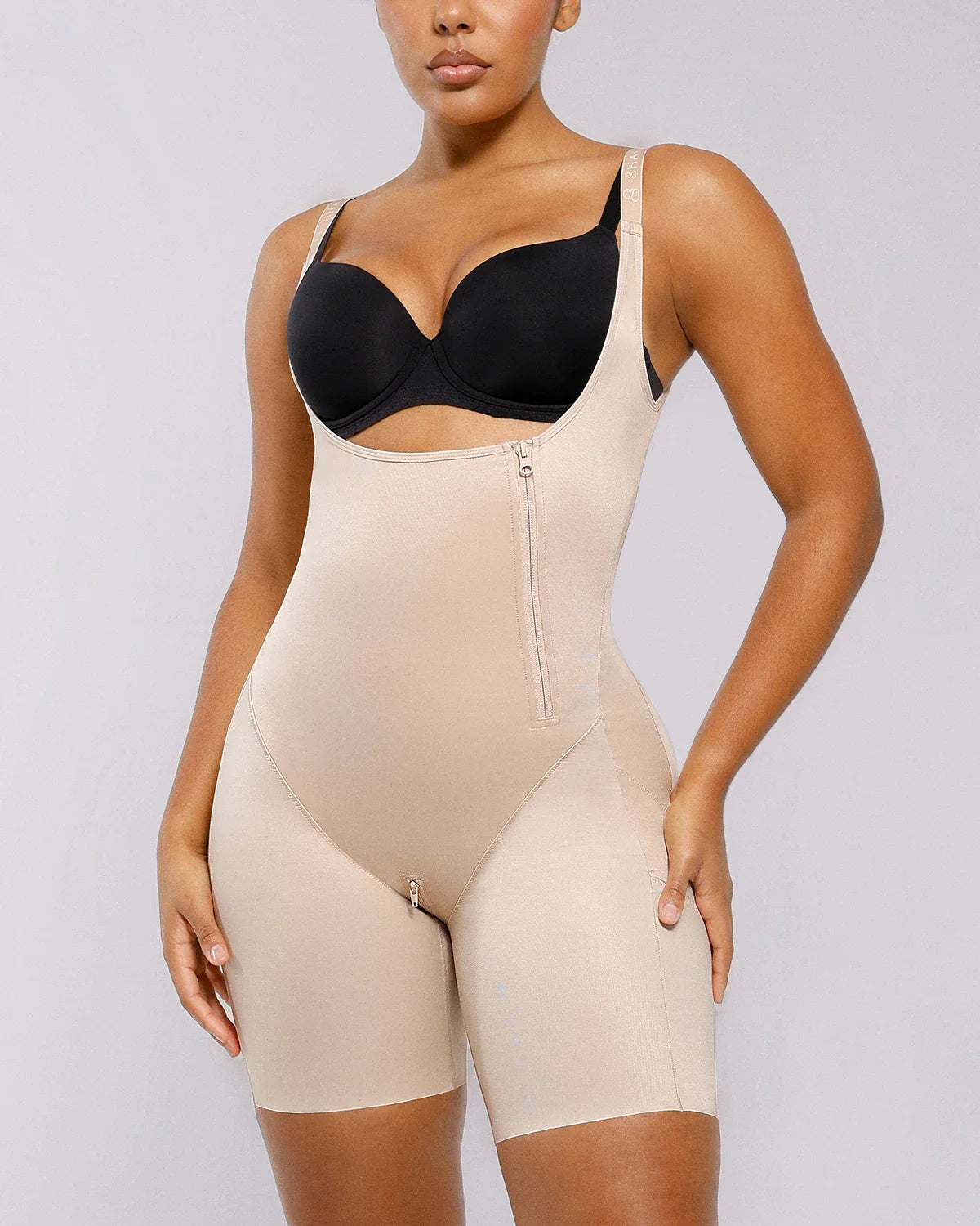 LiftLuxe SilkLift Body całościowe z odkrytym biustem — TitanFlex™
