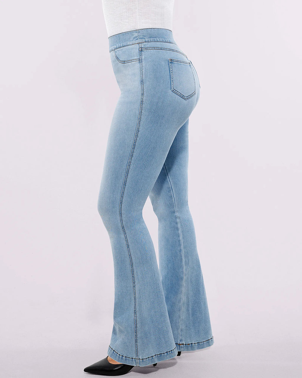 PureForm AeroSlim High-Waist-Flare-Jeans mit Hüft-Polstern — AiroFlex™
