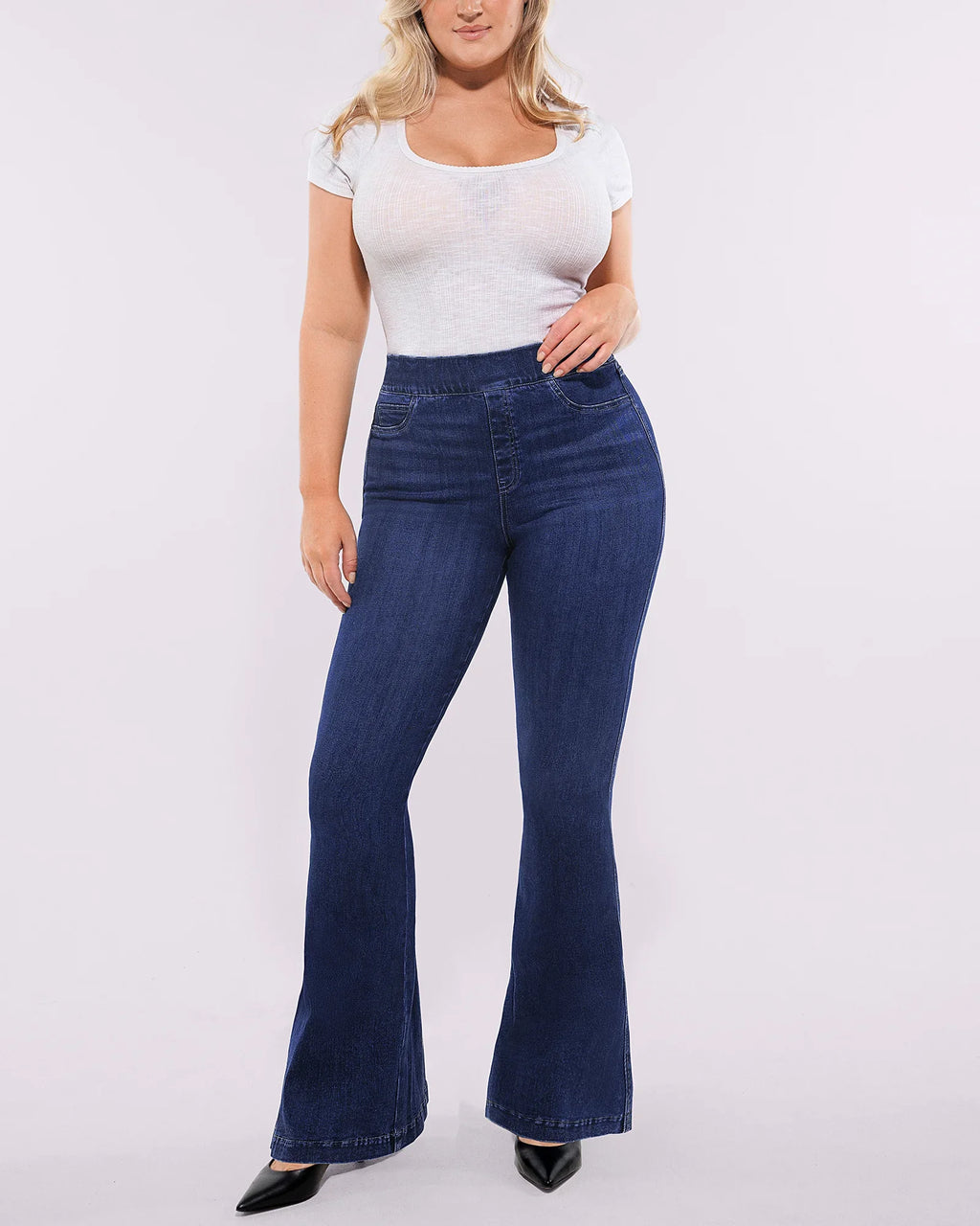 PureForm AeroSlim High-Waist-Flare-Jeans mit Hüft-Polstern — AiroFlex™
