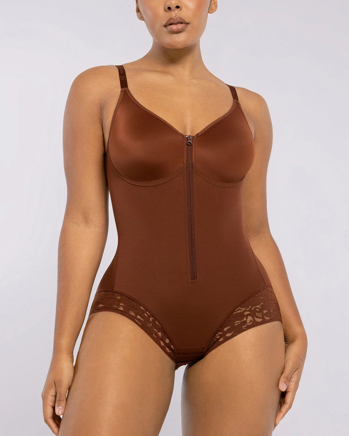 PureForm AeroSlim Body figi całościowe efekt klepsydry — TitanFlex™