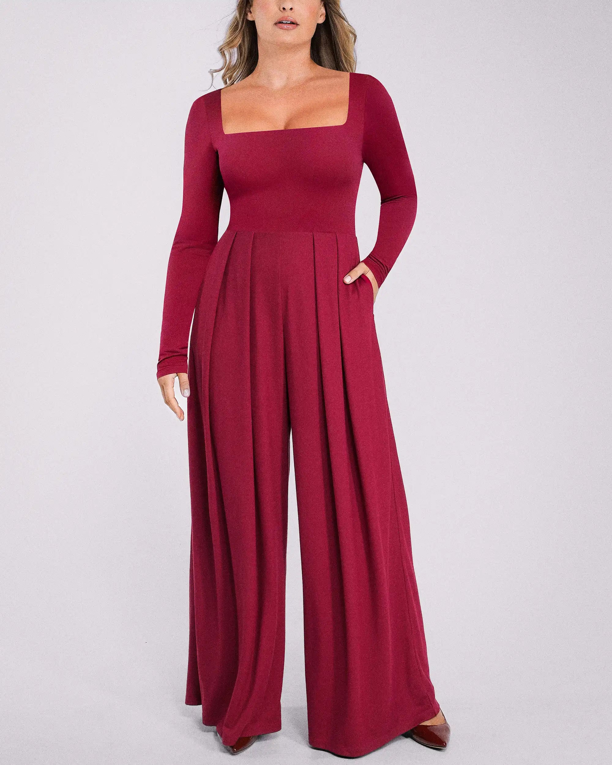 PureForm AeroSlim Jumpsuit mit Karree-Ausschnitt und integriertem Shaping — CoreFlex™