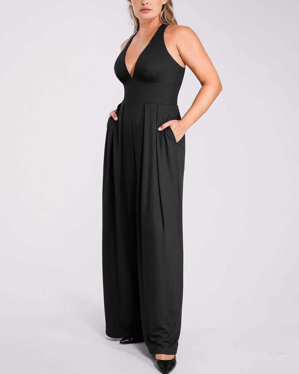 PureForm AeroSlim Jumpsuit mit tiefem Ausschnitt und integriertem Shaping — CoreFlex™