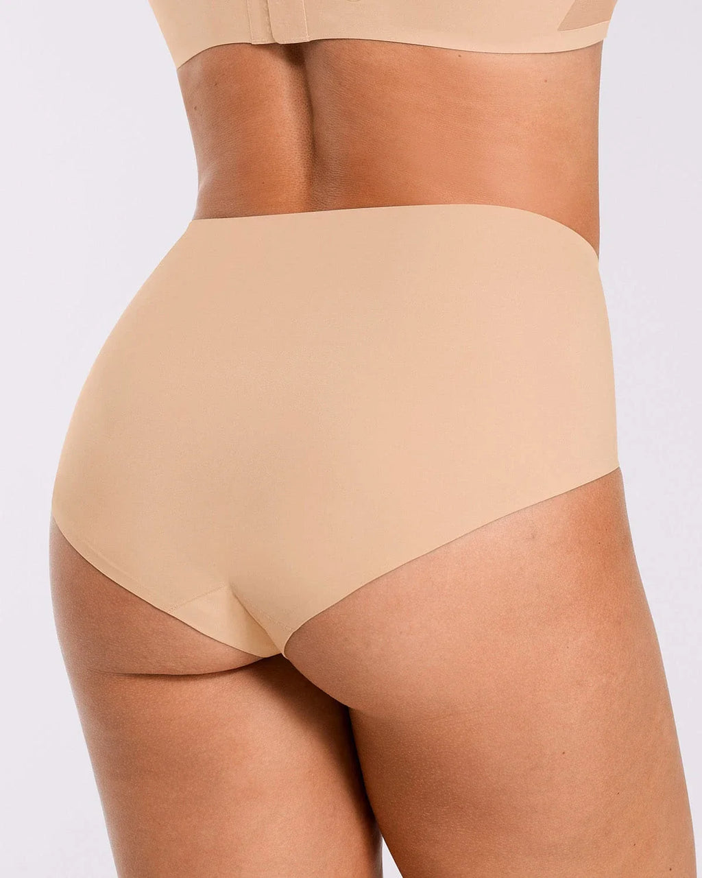 CurveCraft Contour Comfy Glättender Slip — AiroFlex™