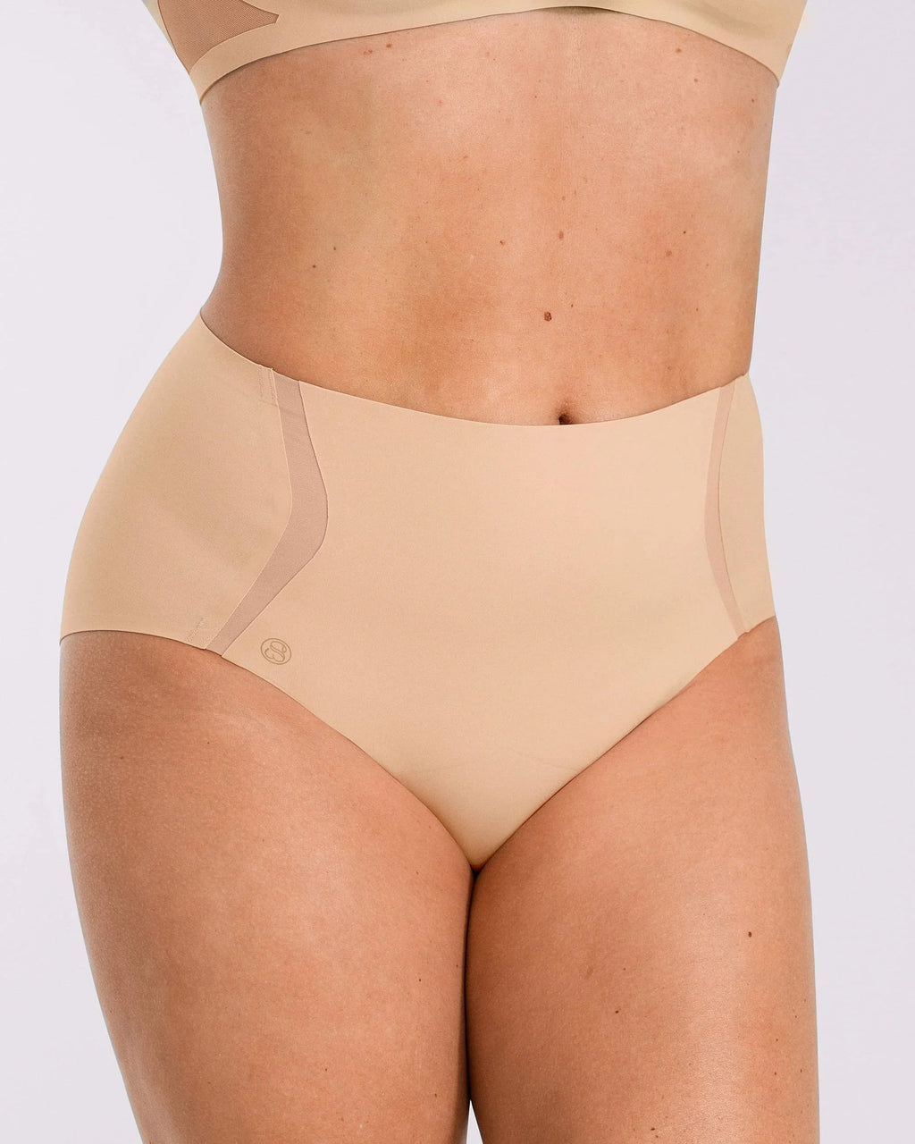 CurveCraft Contour Comfy Glättender Slip — AiroFlex™