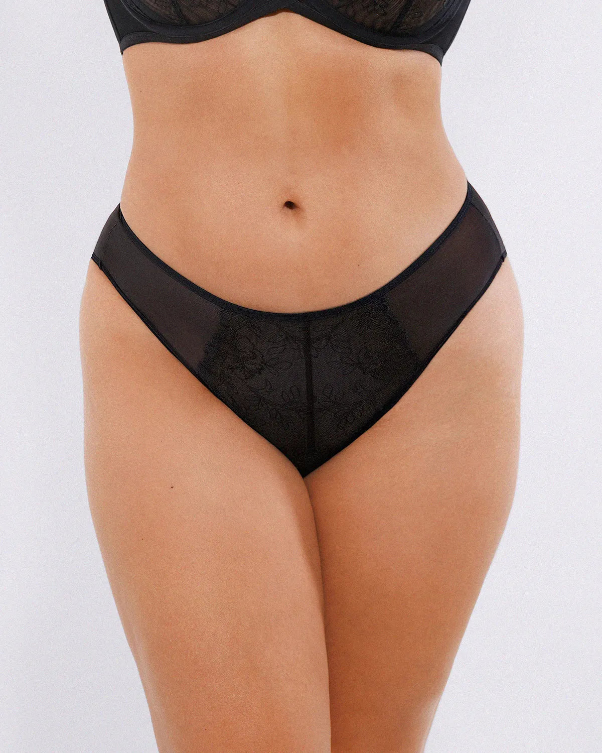 LaceLuxe AeroSlim Wygodne figi ze średnim stanem — AiroFlex™
