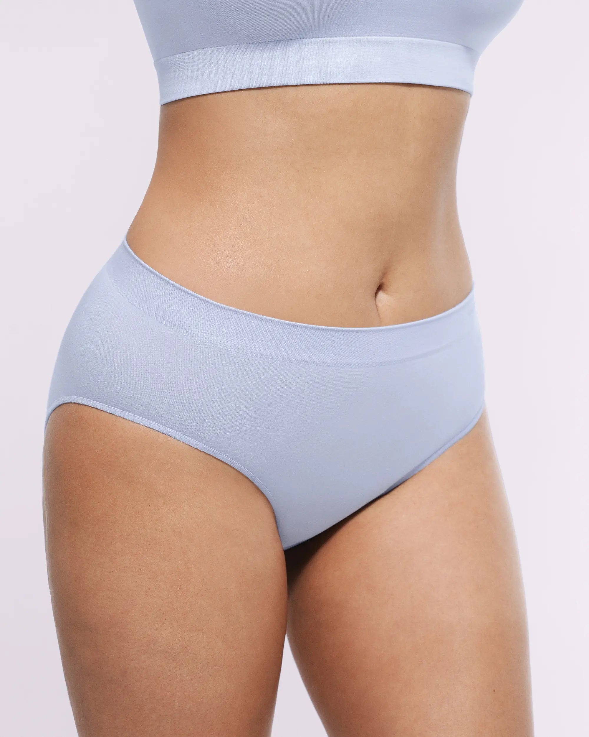 AquaEmbrace Pearl Renew Wygładzające figi — AiroFlex™